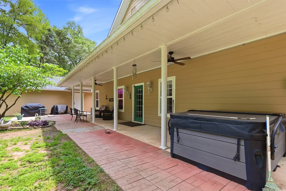 302 King Shore Boulevard Scroggins, TX 75480