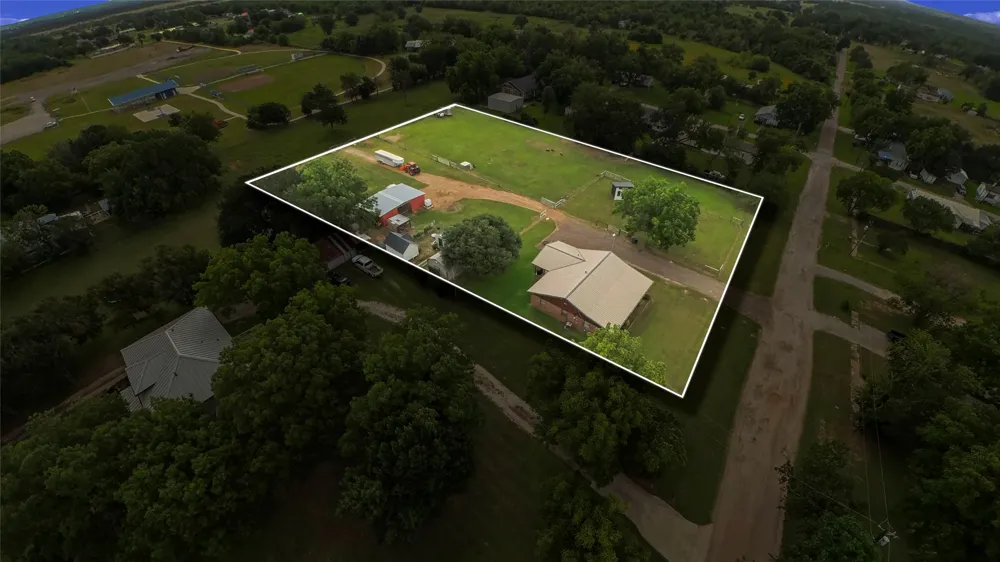 110 Avenue D Wortham, TX 76693