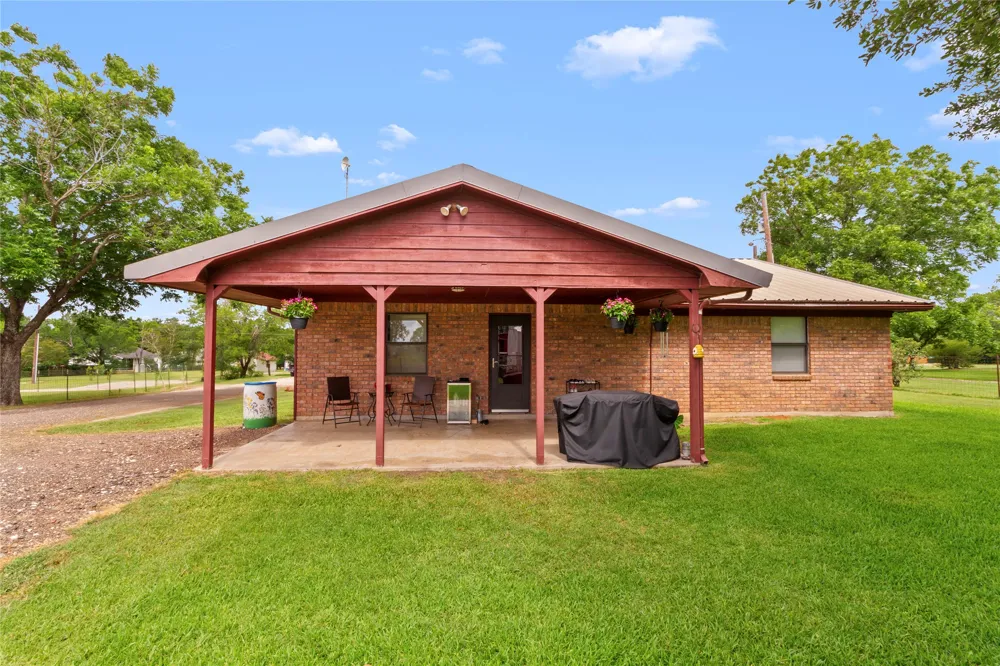 110 Avenue D Wortham, TX 76693
