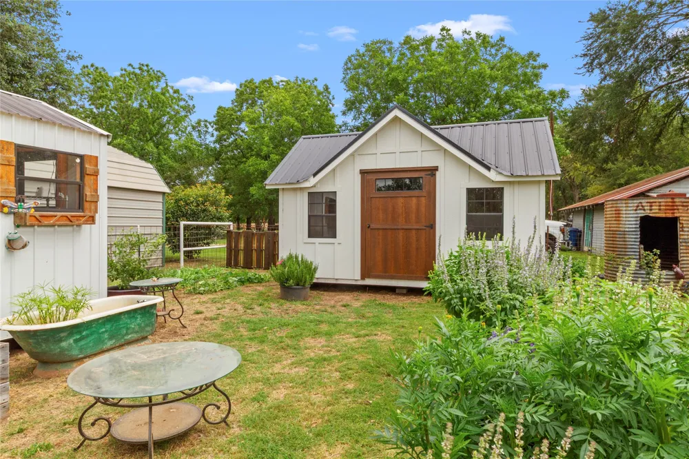 110 Avenue D Wortham, TX 76693