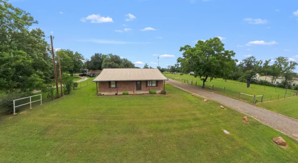 110 Avenue D Wortham, TX 76693