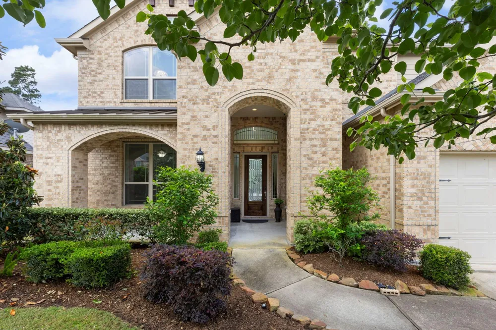10235 S Goshawk Trail Conroe, TX 77385