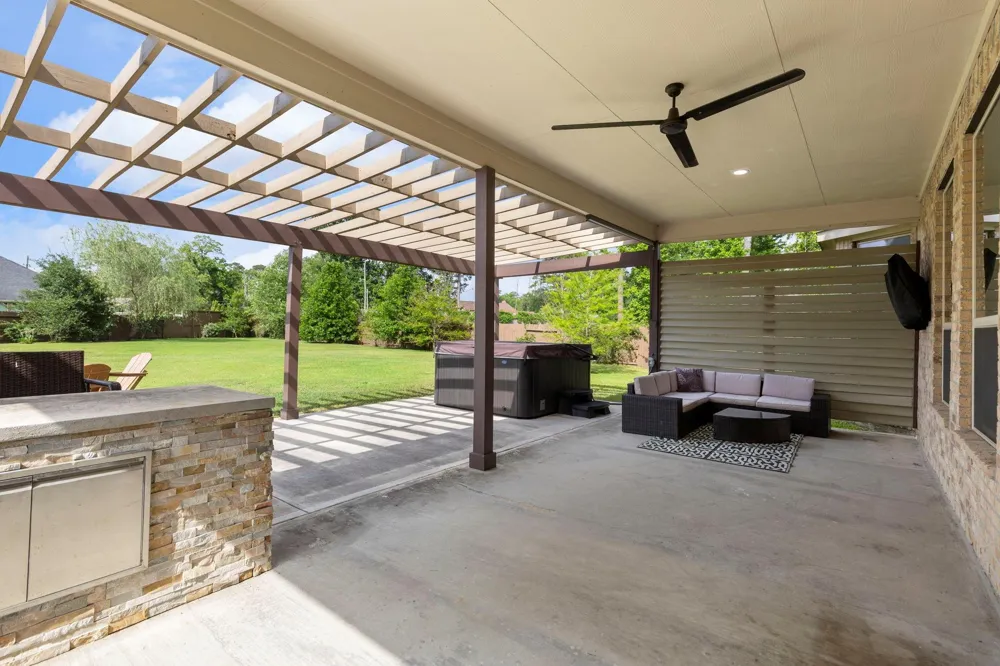 10235 S Goshawk Trail Conroe, TX 77385