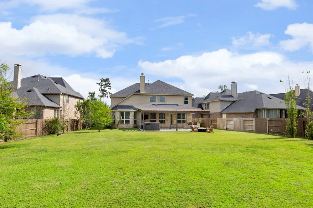 10235 S Goshawk Trail Conroe, TX 77385