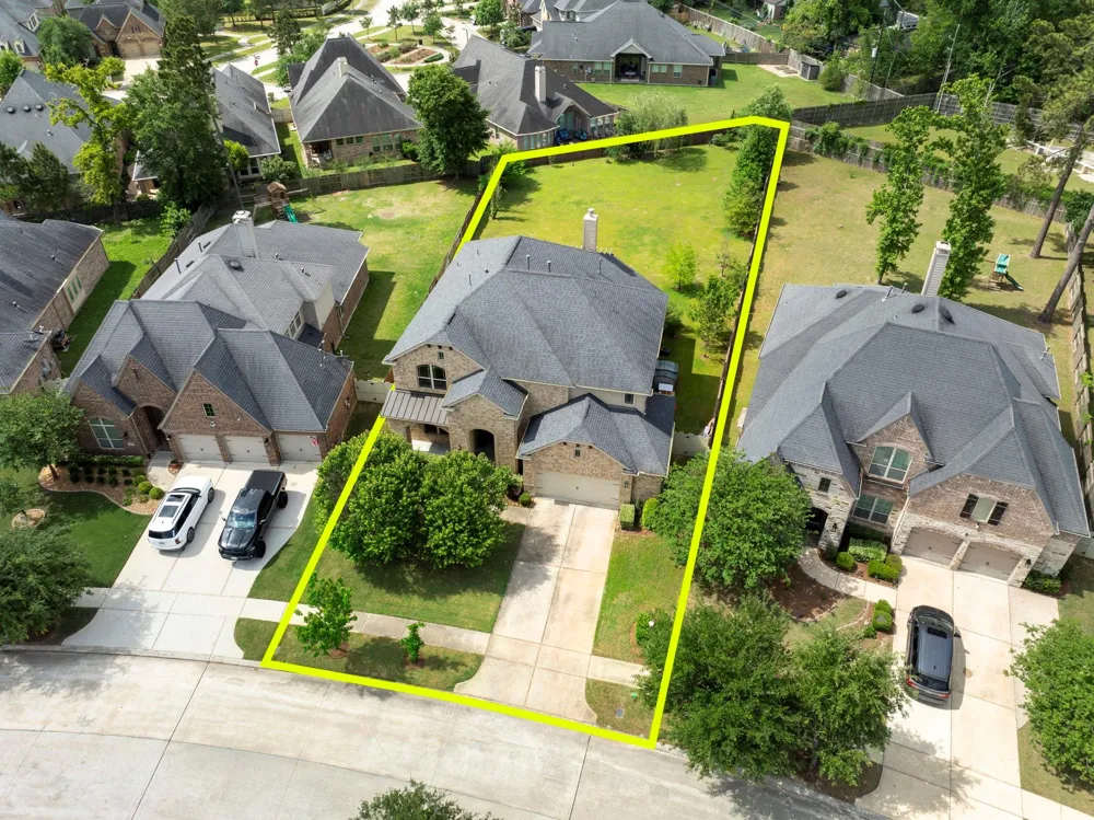 10235 S Goshawk Trail Conroe, TX 77385