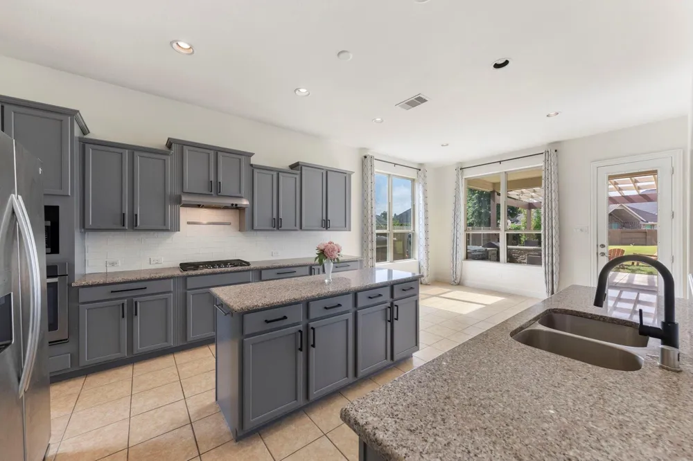 10235 S Goshawk Trail Conroe, TX 77385