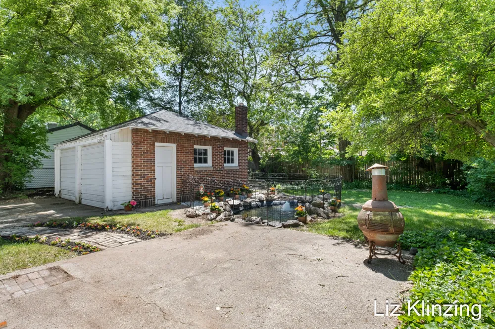 450 Burton Street SE Grand Rapids, MI 49507