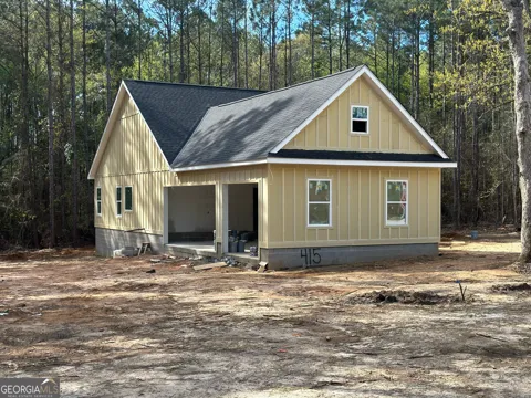 415 Woodridge LN