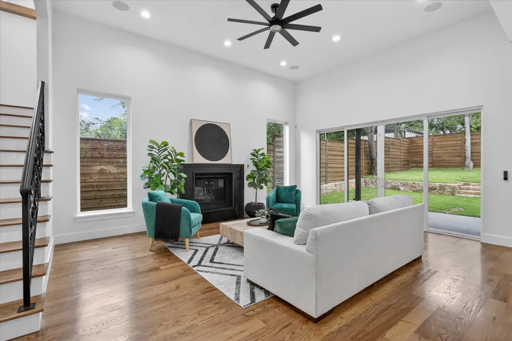 1727 Ramsey Dallas, TX 75216