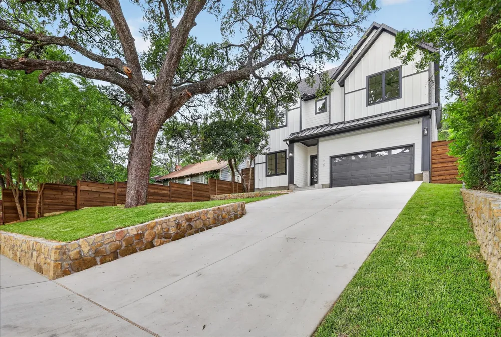 1727 Ramsey Dallas, TX 75216
