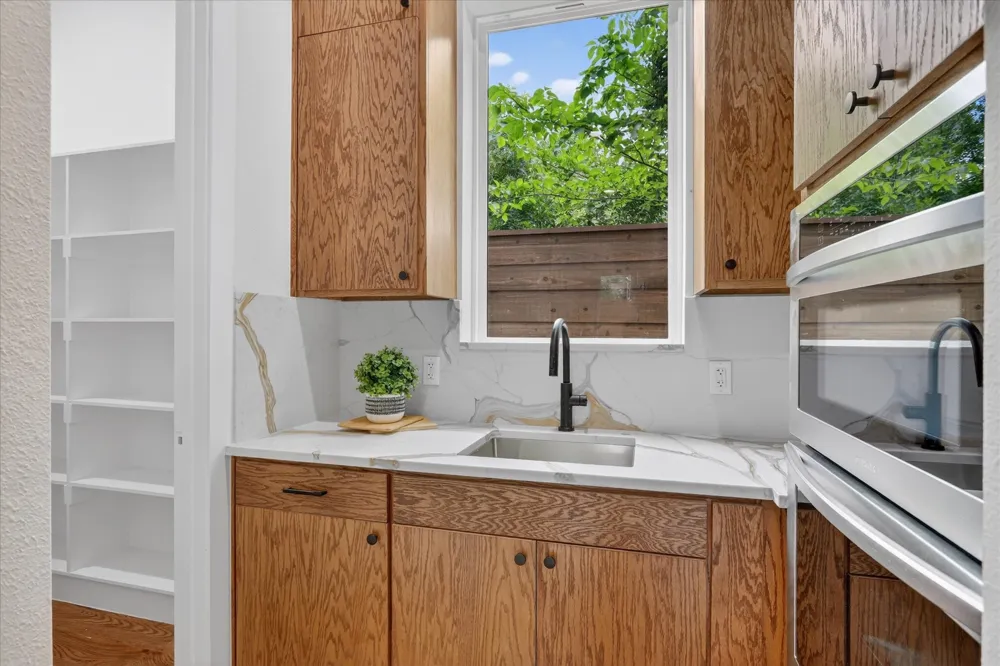 1727 Ramsey Dallas, TX 75216
