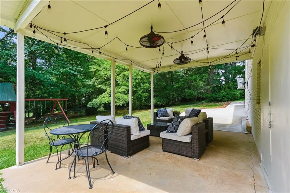 1019 Oakcrest Drive Reidsville, NC 27320