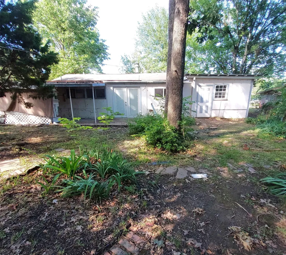 1805 Cherokee Trace Tool, TX 75143
