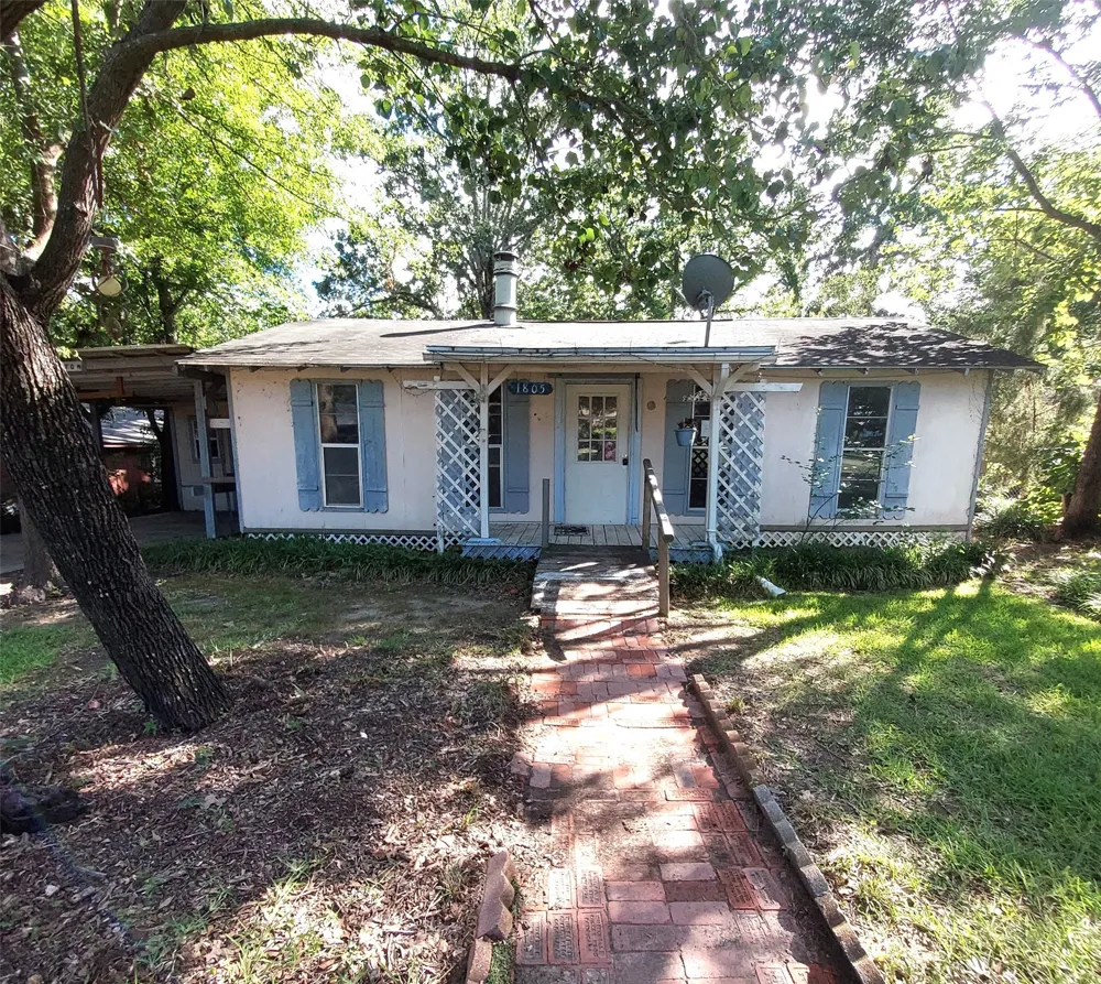 1805 Cherokee Trace Tool, TX 75143
