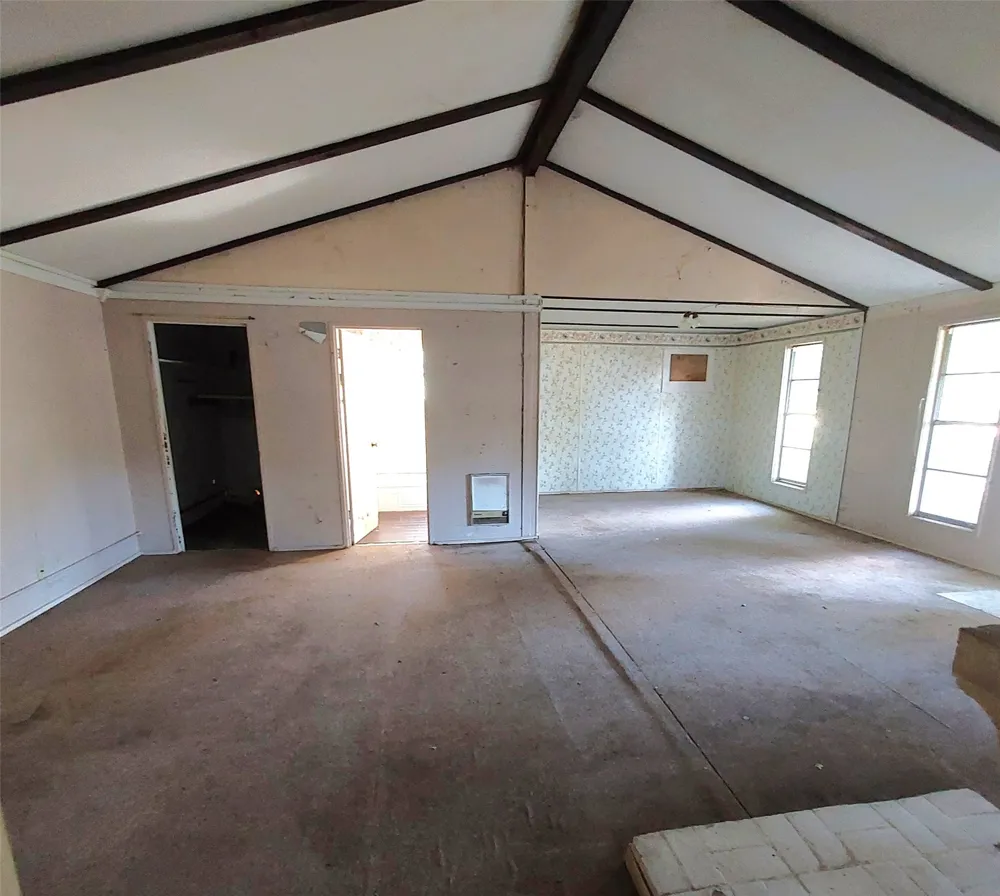 1805 Cherokee Trace Tool, TX 75143