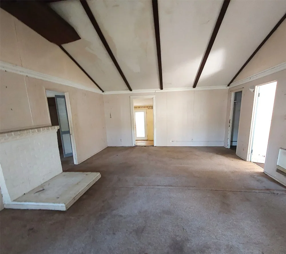 1805 Cherokee Trace Tool, TX 75143