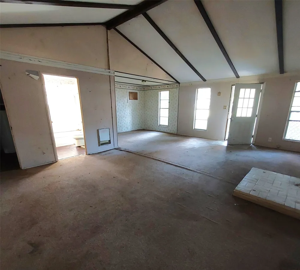 1805 Cherokee Trace Tool, TX 75143