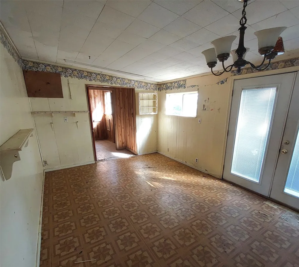 1805 Cherokee Trace Tool, TX 75143