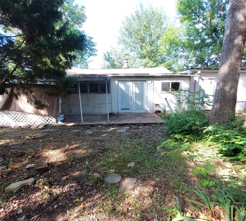 1805 Cherokee Trace Tool, TX 75143