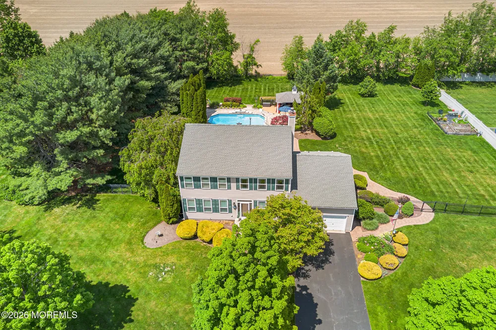 61 Cliffwood Drive Allentown, NJ 08501
