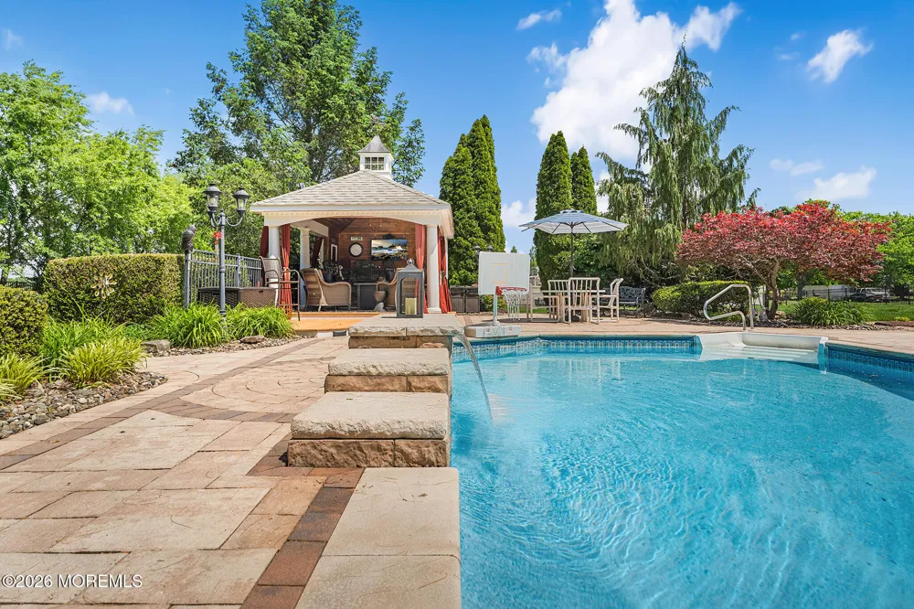 61 Cliffwood Drive Allentown, NJ 08501