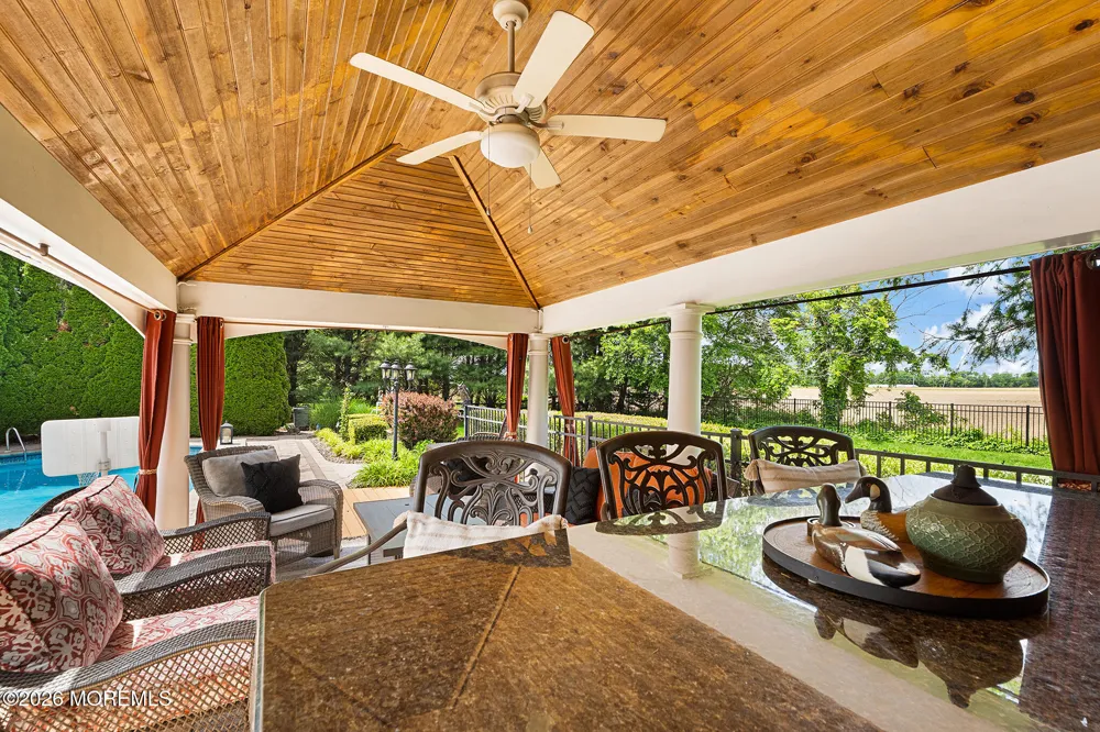 61 Cliffwood Drive Allentown, NJ 08501