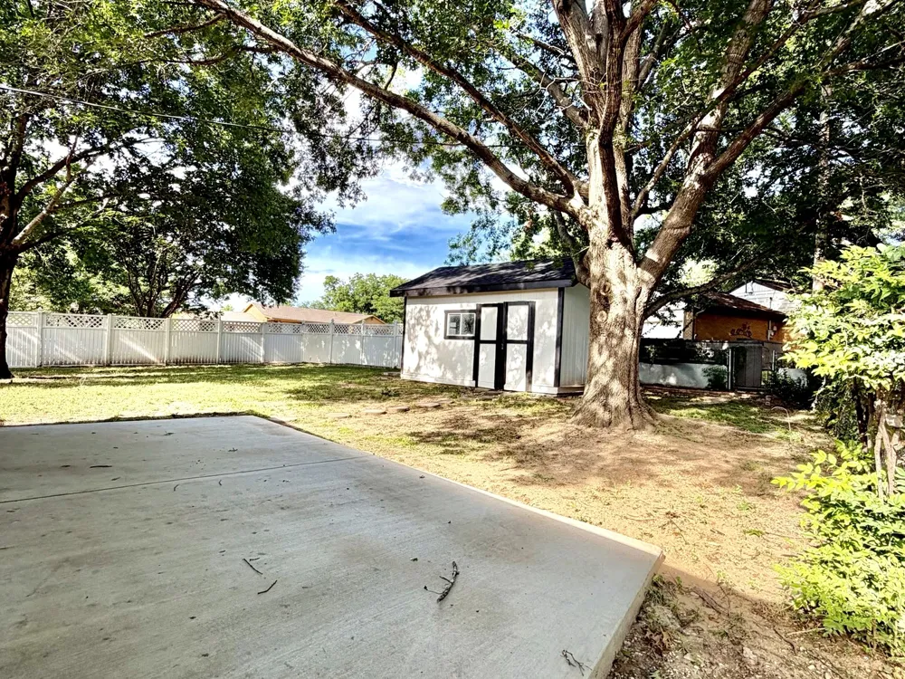 7000 Park Place Drive Richland Hills, TX 76118