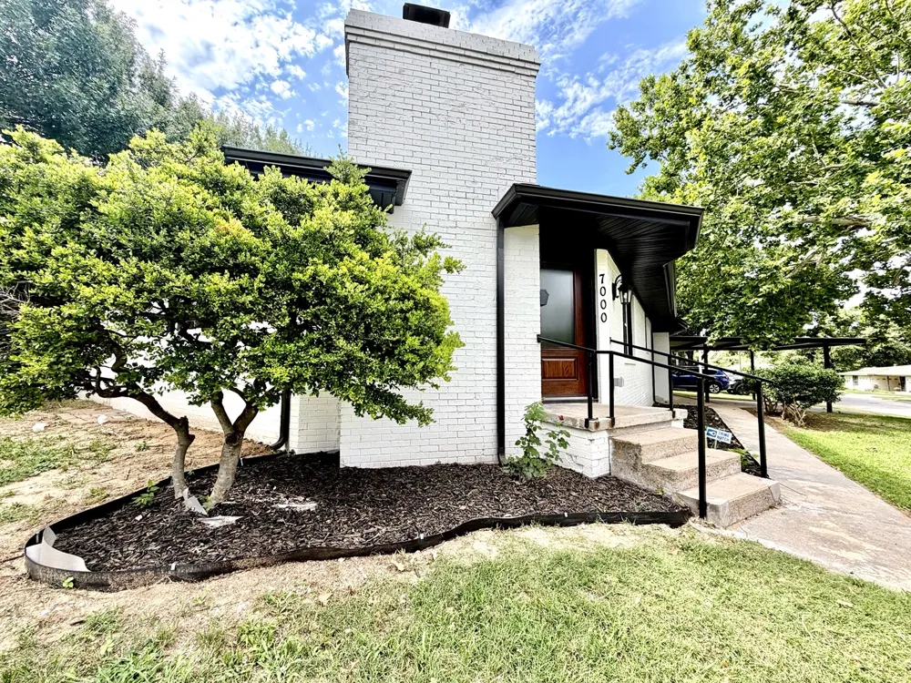 7000 Park Place Drive Richland Hills, TX 76118