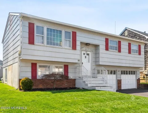 202 Yale Avenue #WINTER MONTHLY RENTAL