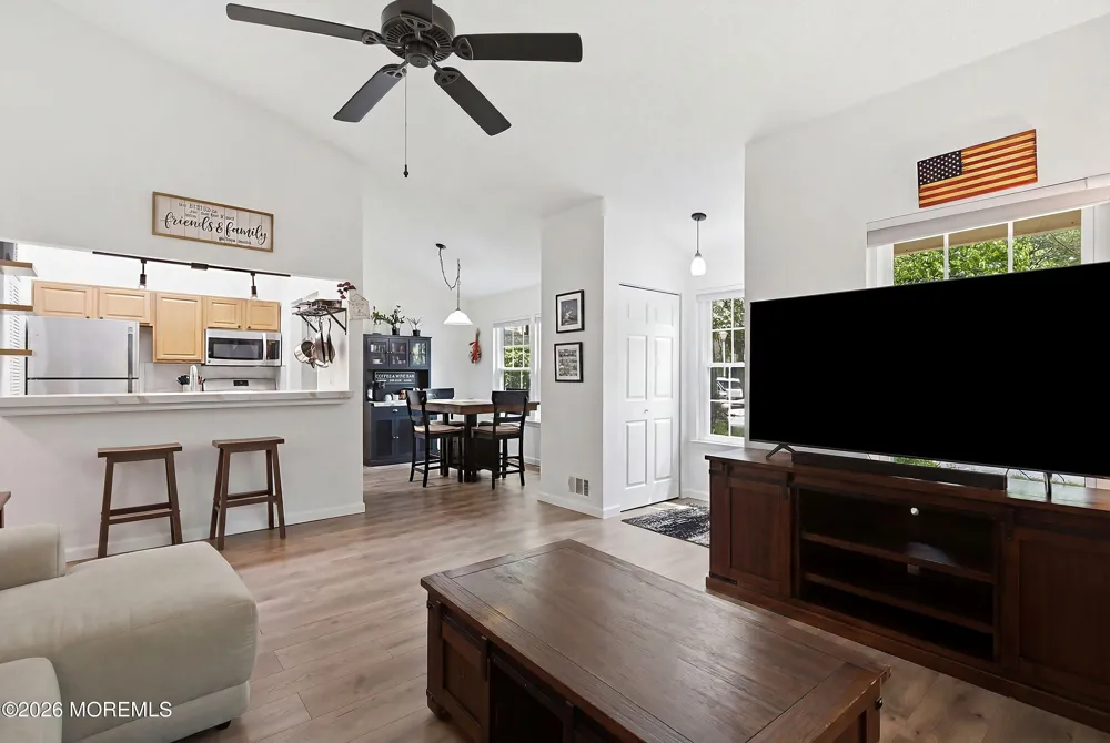 10 Bayberry Court Jackson, NJ 08527