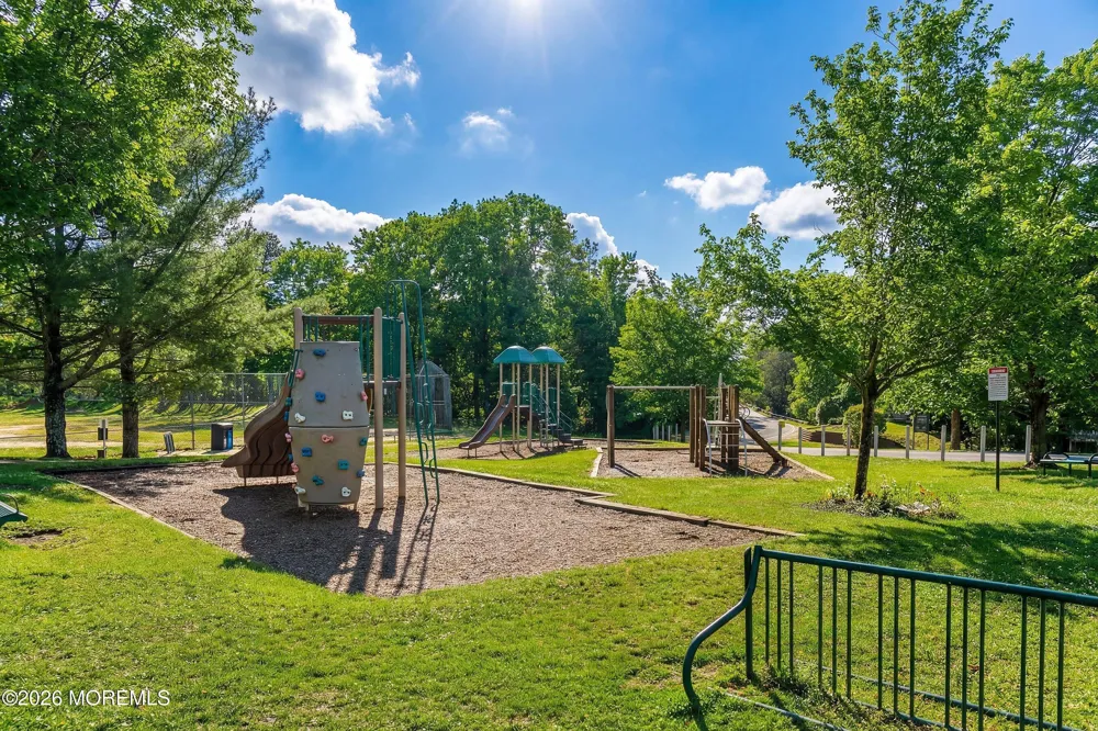 10 Bayberry Court Jackson, NJ 08527
