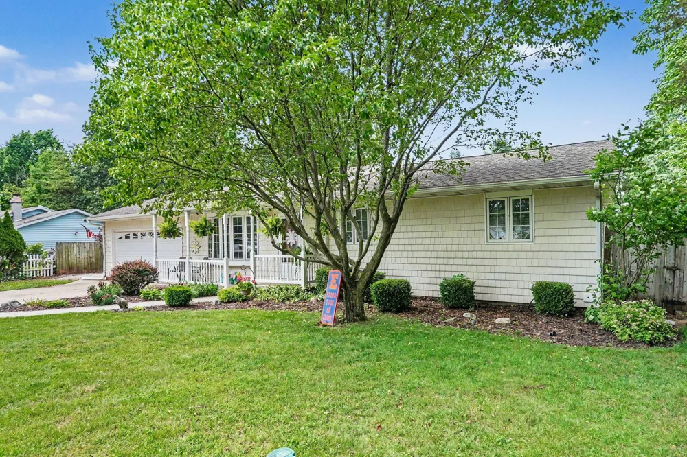 24064 Redfield Street Edwardsburg, MI 49112