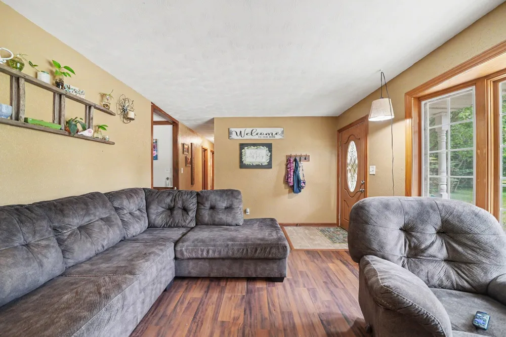 24064 Redfield Street Edwardsburg, MI 49112