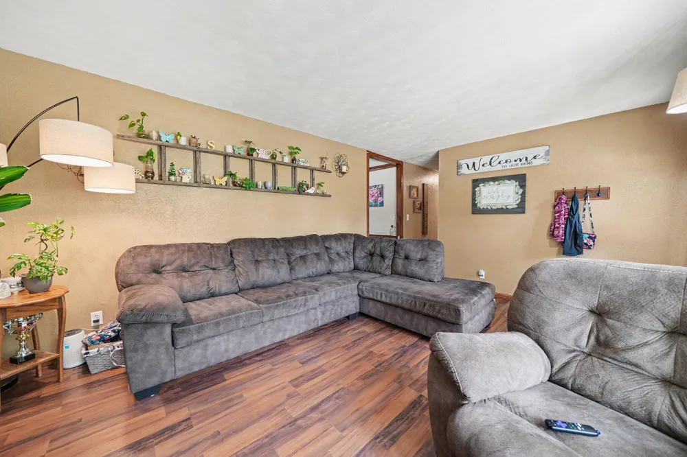 24064 Redfield Street Edwardsburg, MI 49112