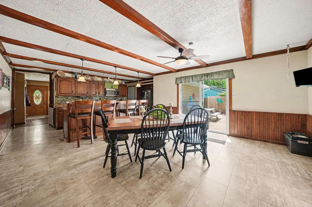 24064 Redfield Street Edwardsburg, MI 49112