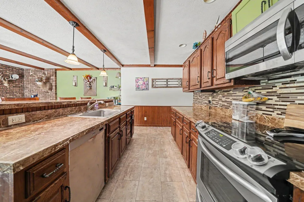 24064 Redfield Street Edwardsburg, MI 49112