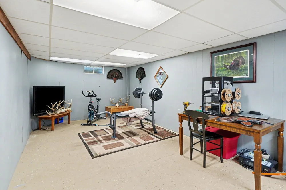 24064 Redfield Street Edwardsburg, MI 49112