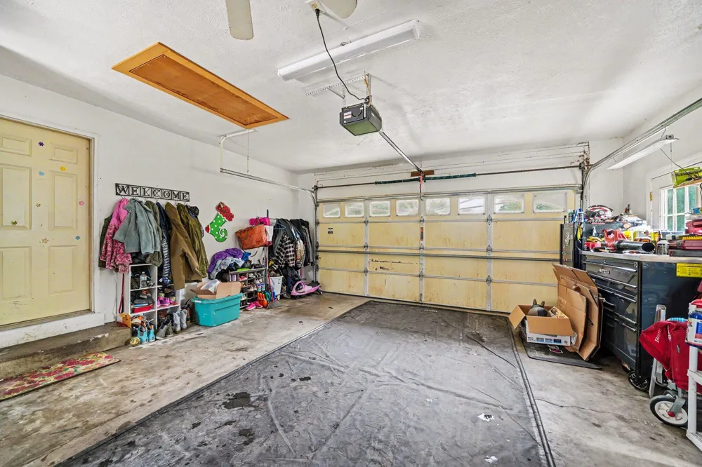 24064 Redfield Street Edwardsburg, MI 49112