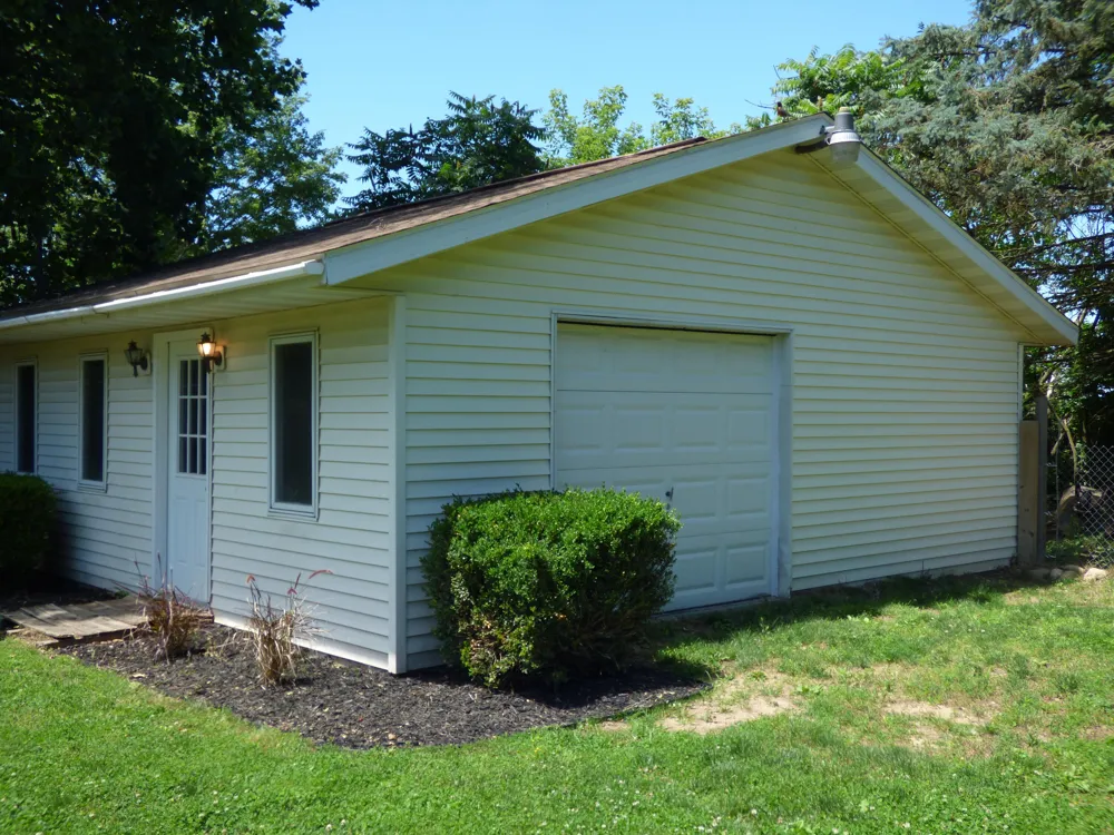 24064 Redfield Street Edwardsburg, MI 49112