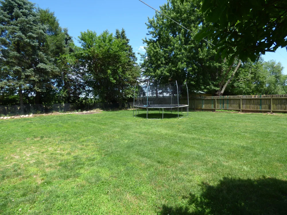 24064 Redfield Street Edwardsburg, MI 49112