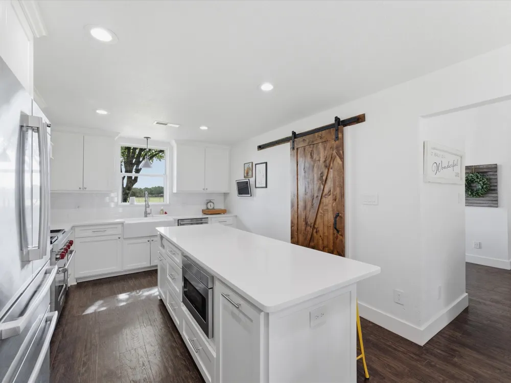 210 County Road 2696 Alvord, TX 76225