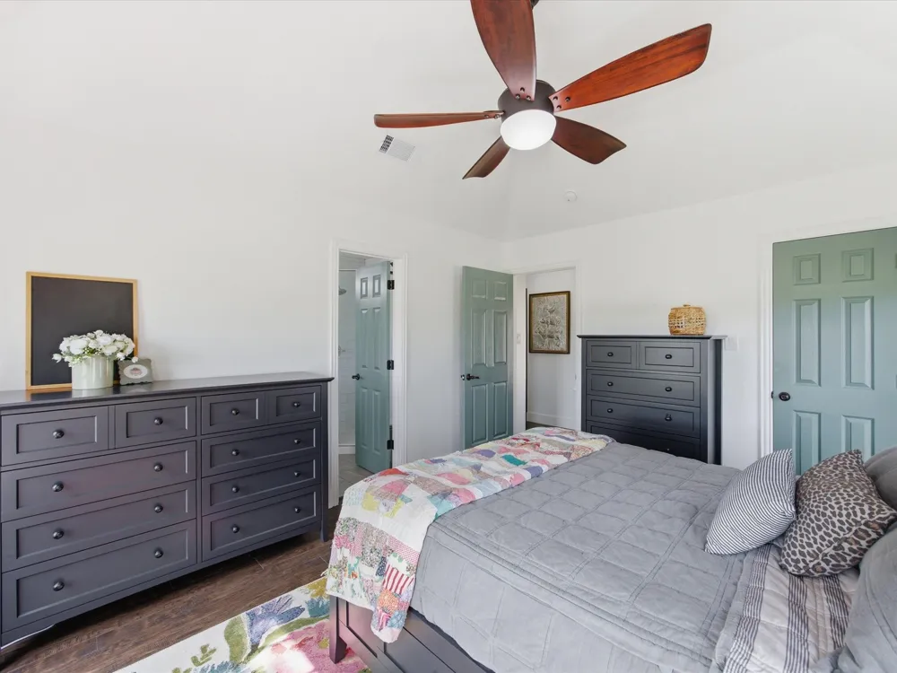 210 County Road 2696 Alvord, TX 76225