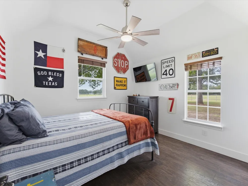 210 County Road 2696 Alvord, TX 76225