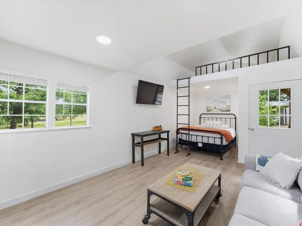210 County Road 2696 Alvord, TX 76225