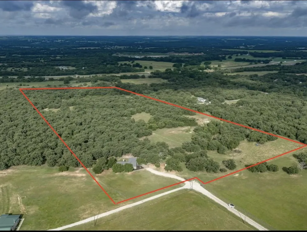 210 County Road 2696 Alvord, TX 76225