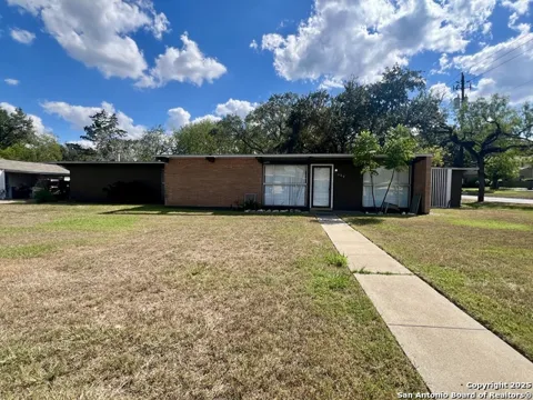 400 E Randall