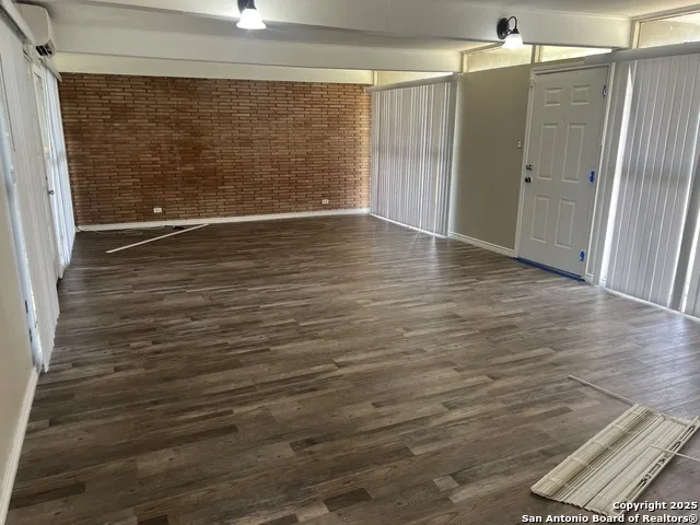 400 E Randall Beeville, TX 78102