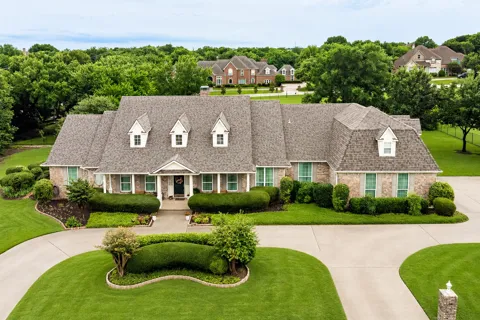 710 Glenwood Circle