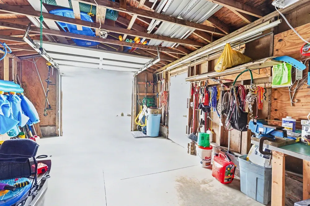 86640 60th Street Decatur, MI 49045