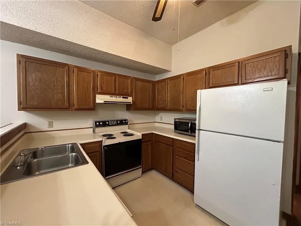 1439 King Charles Drive Clemmons, NC 27012